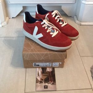 Brand new veja suede sneakers